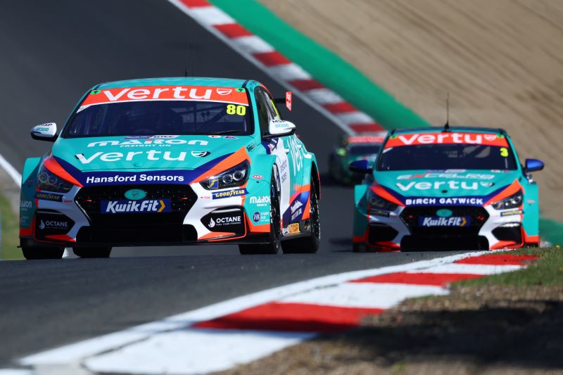 Team VERTU Tallies More Silverware at Brands Hatch BTCC